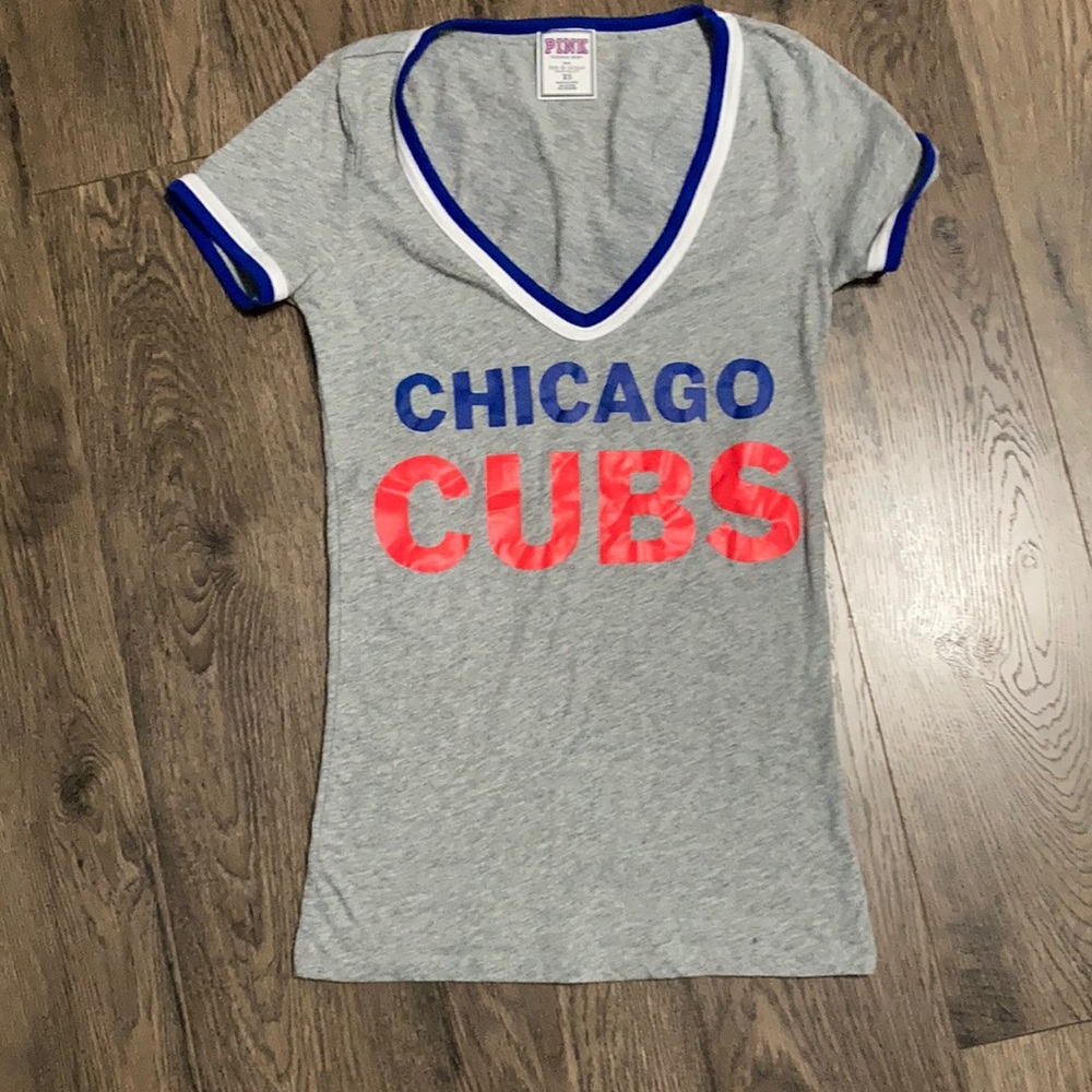 Pink Chicago Cubs T-shirt